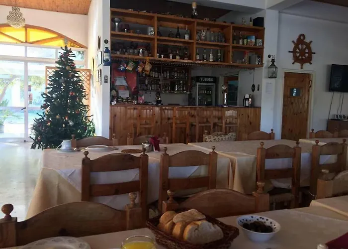 Paradise Ξενοδοχείο 3*