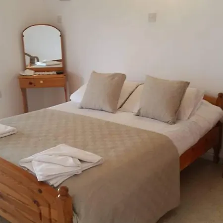 Paradise Hotel Kazaphani