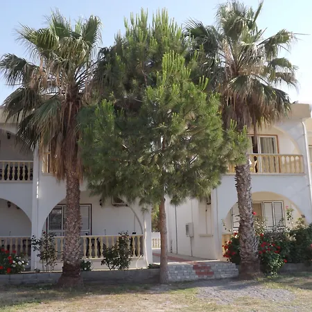 Paradise Hotel 3*