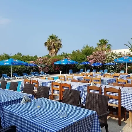 Paradise Hotel 3*