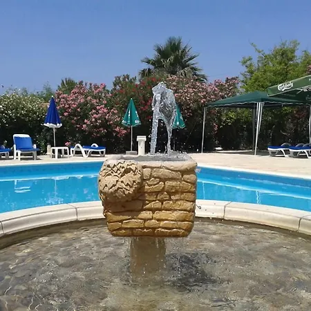 Paradise Hotel 3*