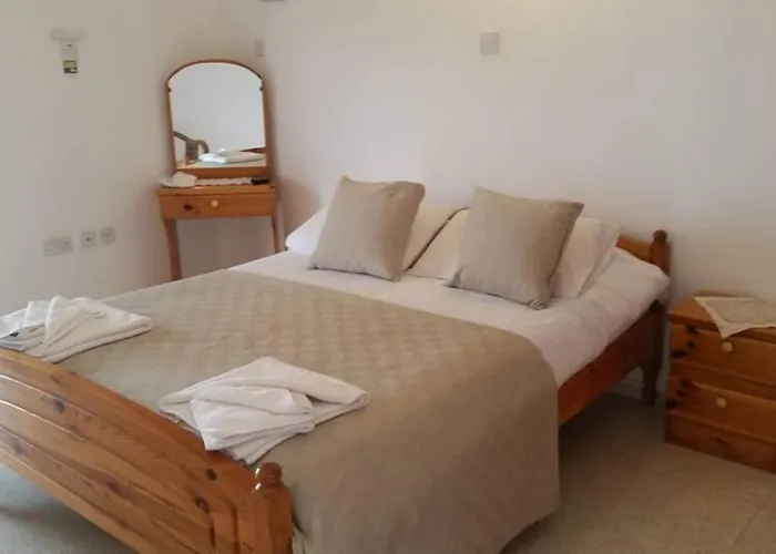 Paradise Hotel Kazaphani